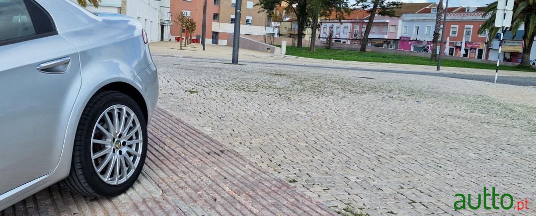 2007' Alfa Romeo 159 photo #6