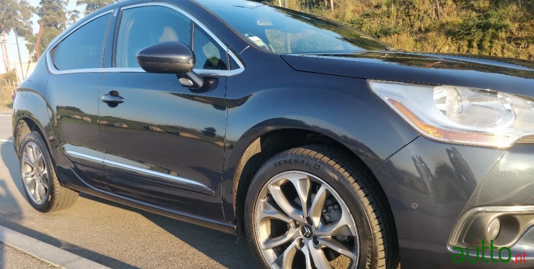 2011' Citroen DS4 photo #6