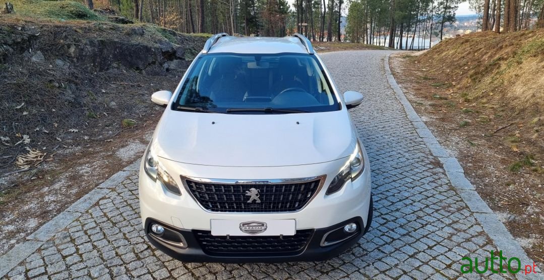 2017' Peugeot 2008 photo #2