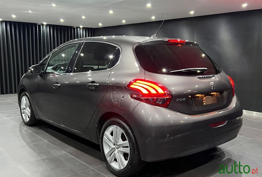 2018' Peugeot 208 photo #6