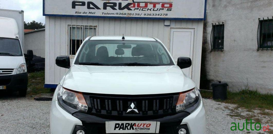 2015' Mitsubishi L200 photo #1