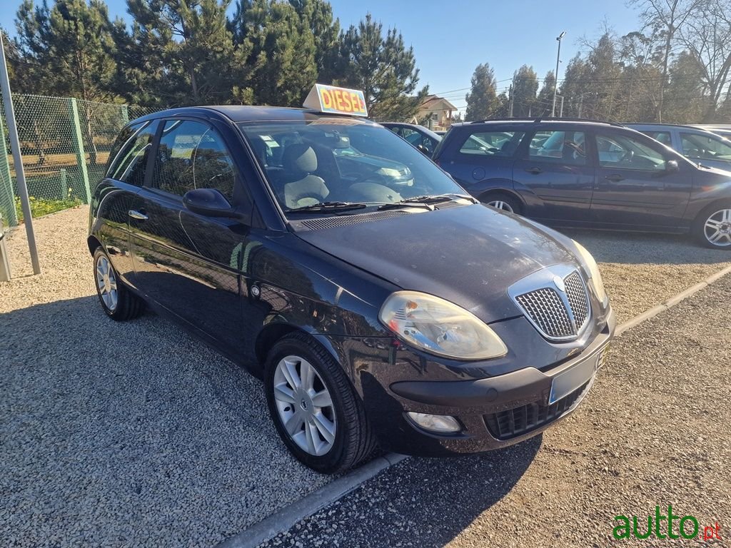 2004' Lancia Ypsilon photo #1
