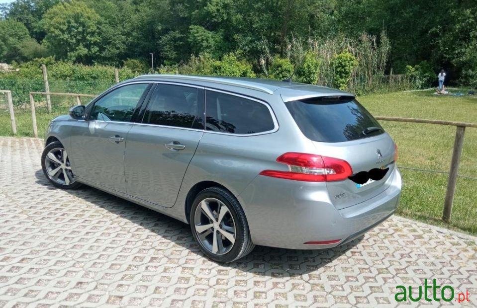 2018' Peugeot 308 Sw photo #3