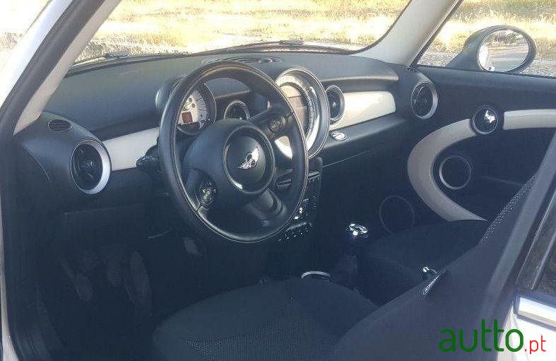 2013' MINI One D 1.6 photo #3