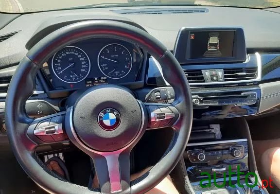 2017' BMW 216 Gran Tourer photo #6