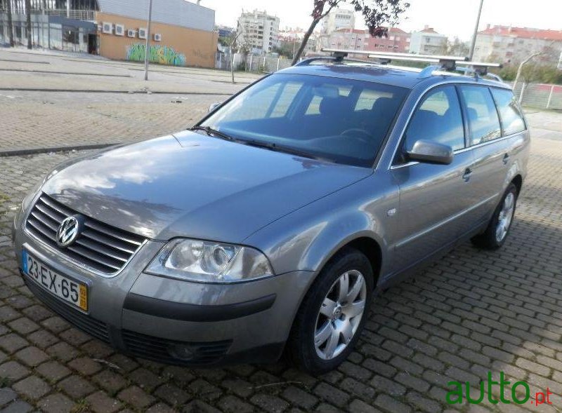 2003' Volkswagen Passat Variant photo #6