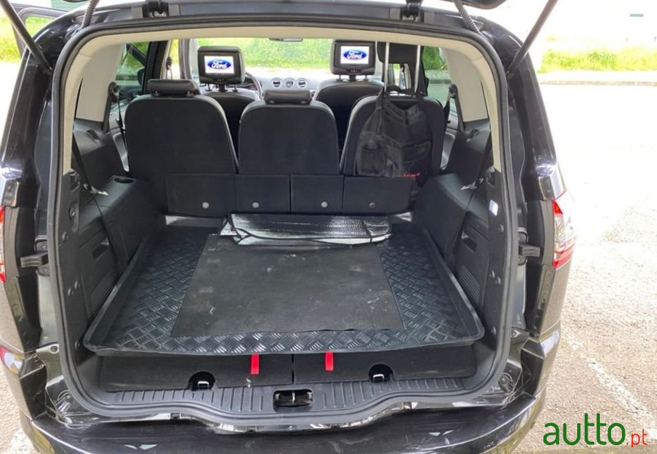 2011' Ford S-Max photo #1