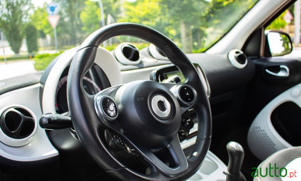 2015' Smart Forfour 1.0 Passion 71 photo #6