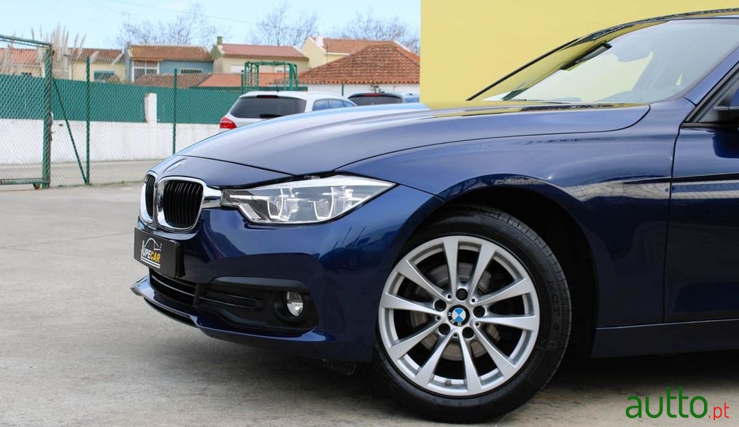 2017' BMW 318 photo #6