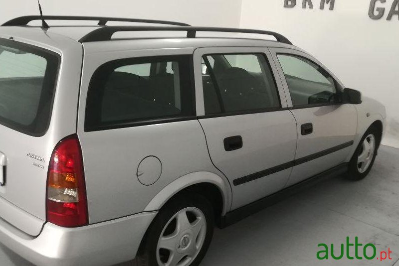 2000' Opel Astra Caravan photo #2