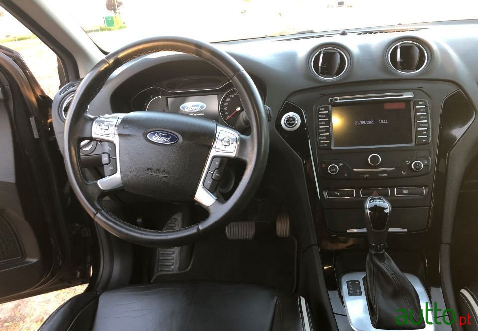 2012' Ford Mondeo Sw photo #6