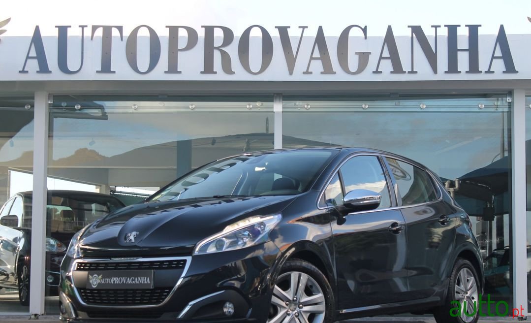 2017' Peugeot 208 photo #2