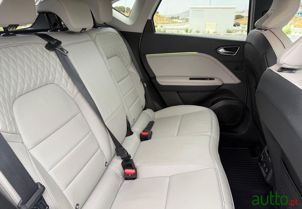 2020' Renault Captur photo #3