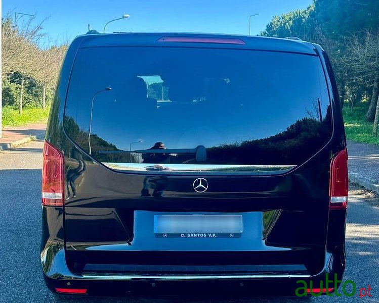 2017' Mercedes-Benz Classe V photo #4