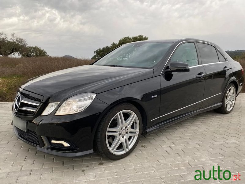 2010' Mercedes-Benz Classe E photo #1