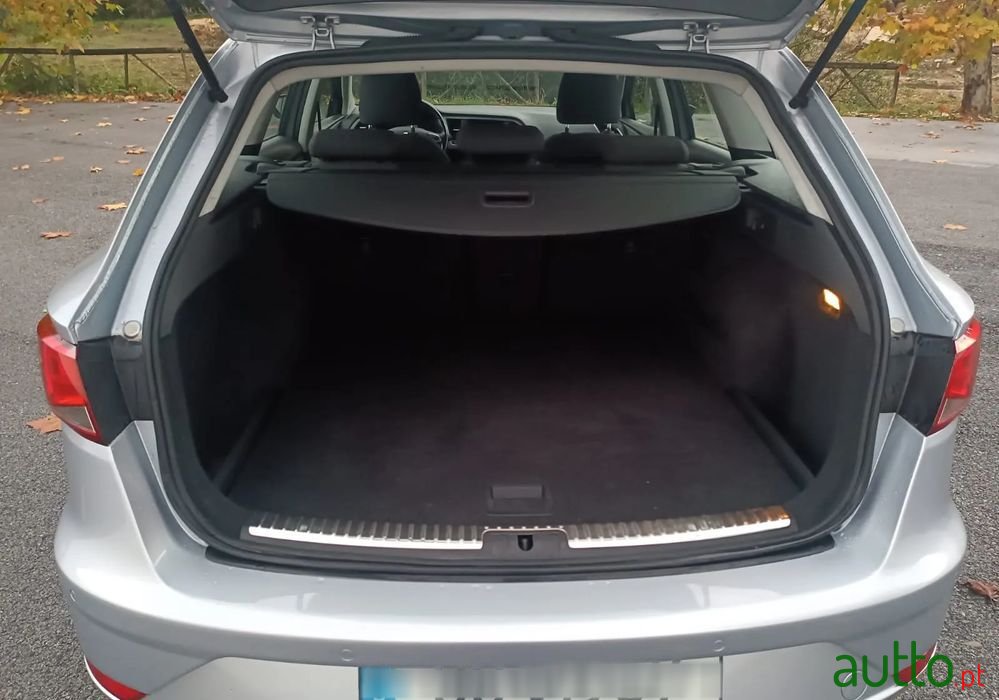 2018' SEAT Leon St photo #5