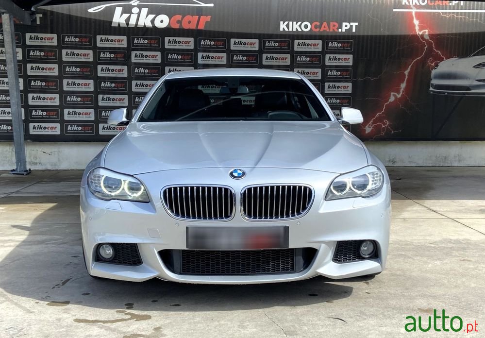 2013' BMW 520 D Pack M Auto photo #2