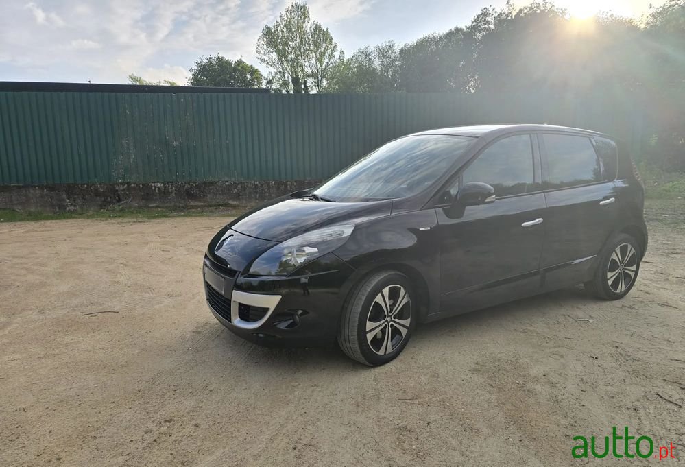 2011' Renault Scenic 1.5 Dci Bose Edtion photo #6