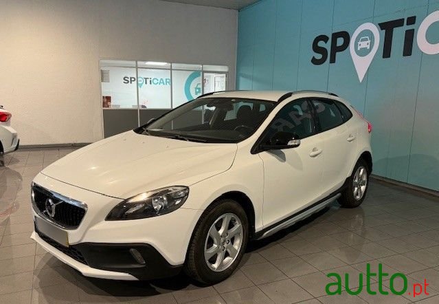 2018' Volvo V40 Cross Country 2.0 D2 photo #1