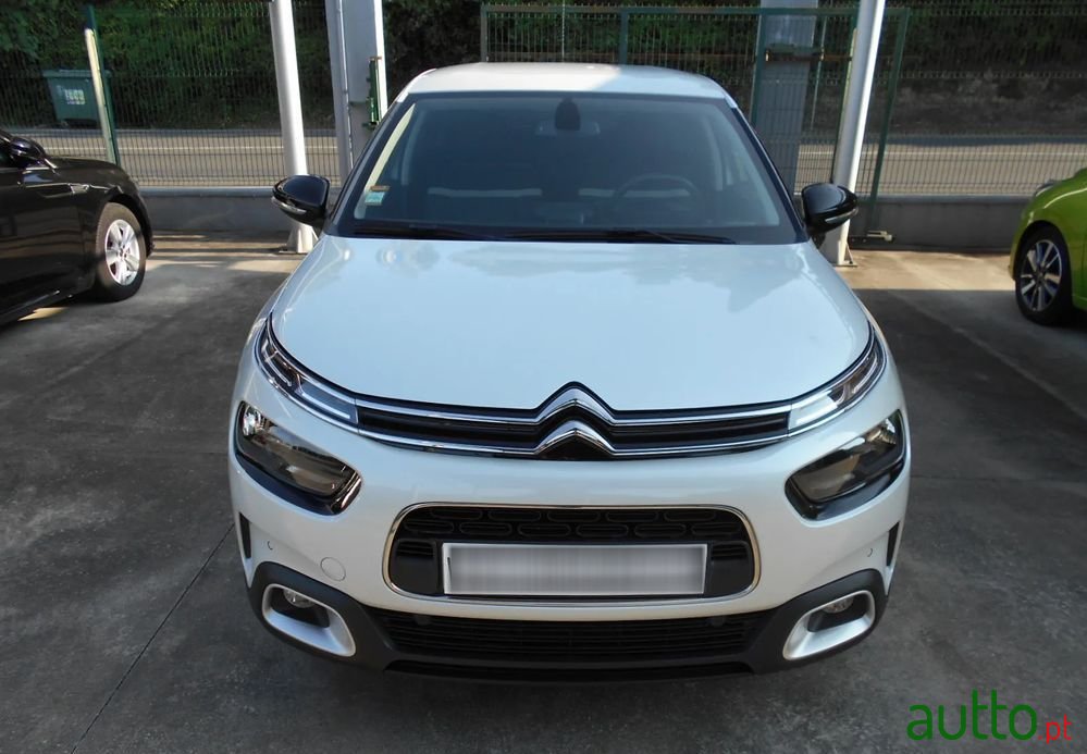 2019' Citroen C4 Cactus 1.2 Puretech Shine photo #2