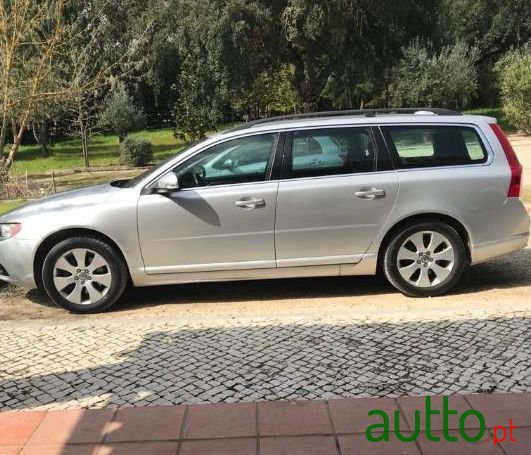 2008' Volvo V70 photo #2