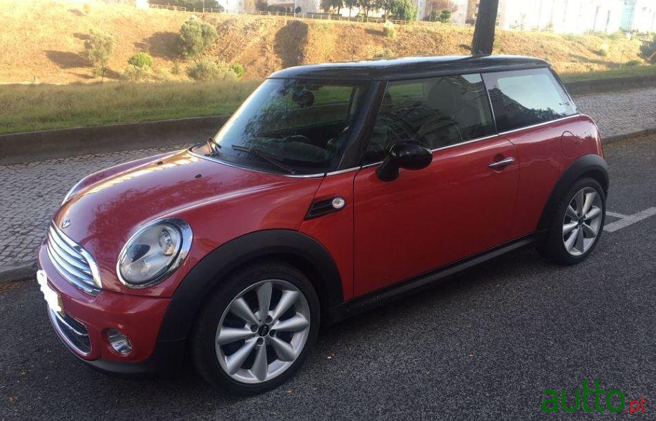 2011' MINI Cooper photo #1