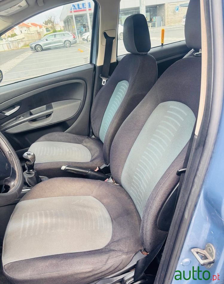 2008' Fiat Punto photo #5