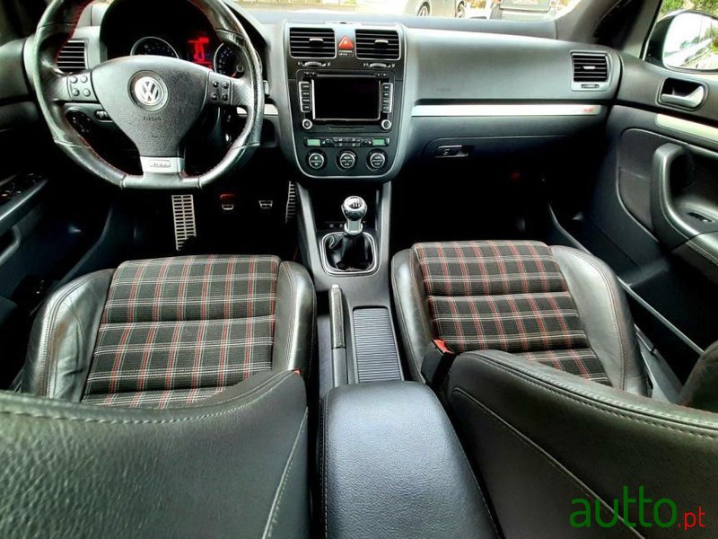 2007' Volkswagen Golf photo #4