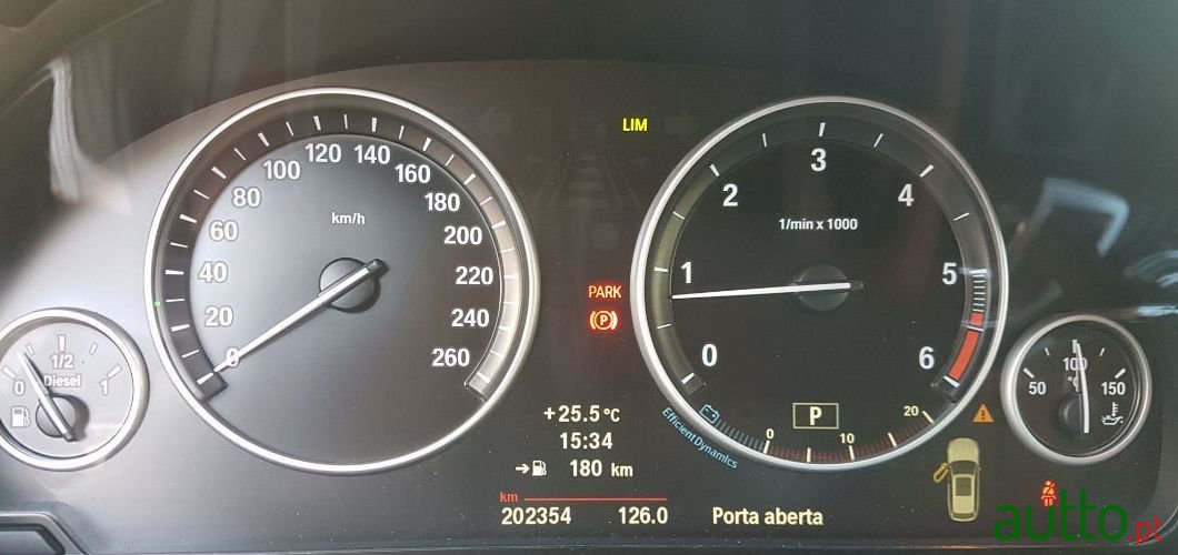 2012' BMW 520 photo #5