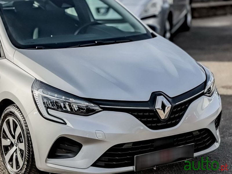 2022' Renault Clio photo #3