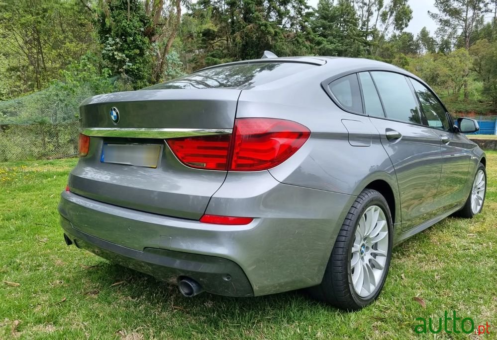 2011' BMW 535 Gran Turismo photo #6