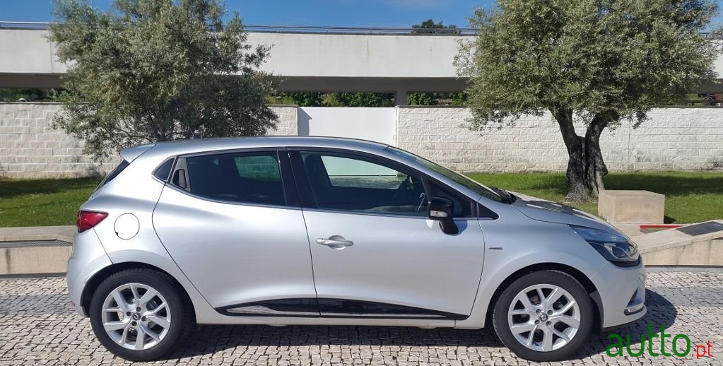 2019' Renault Clio photo #4