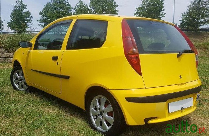 2002' Fiat Punto photo #3