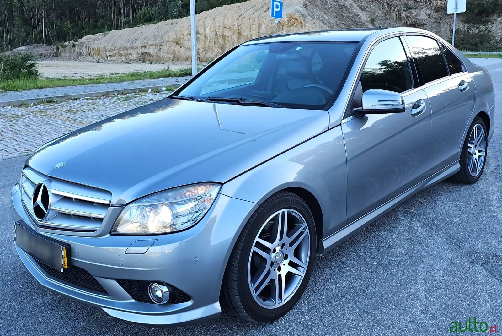 2009' Mercedes-Benz C-350 photo #2