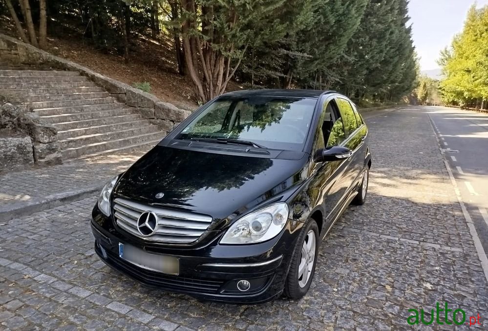 2008' Mercedes-Benz Classe B photo #6