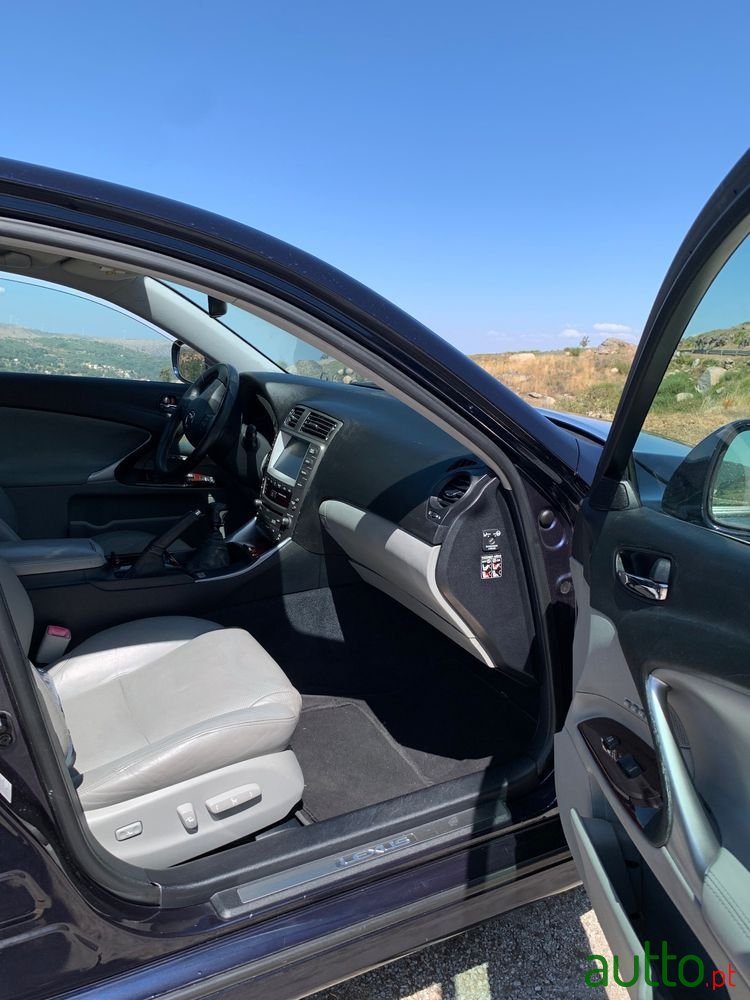 2007' Lexus IS D Luxury 48 photo #4