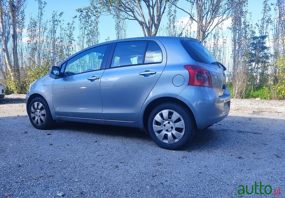 2007' Toyota Yaris 1.0 Vvt-I photo #2