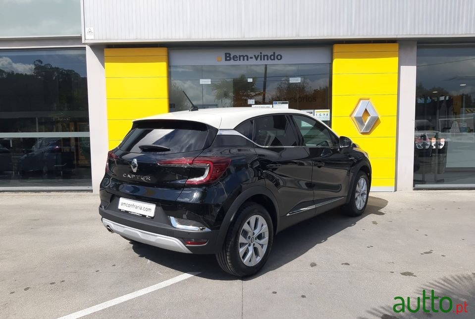 2021' Renault Captur photo #6