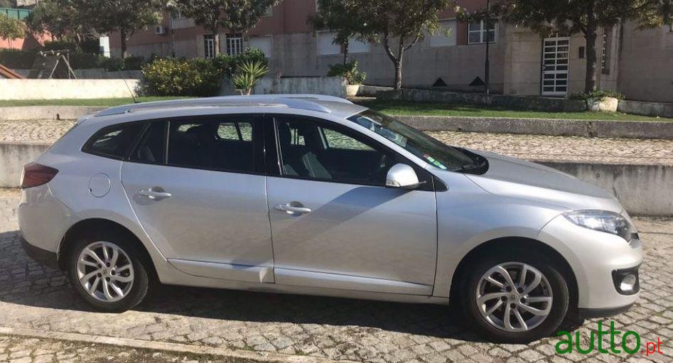 2012' Renault Megane Sport Tourer photo #1