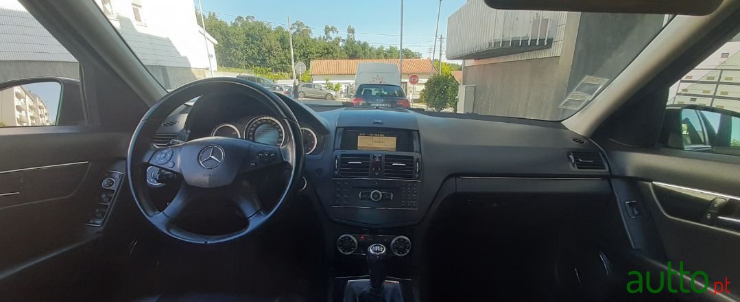 2009' Mercedes-Benz C-200 photo #2