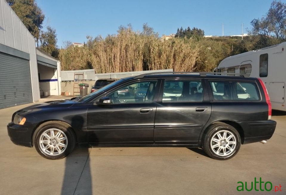 2006' Volvo V70 photo #3