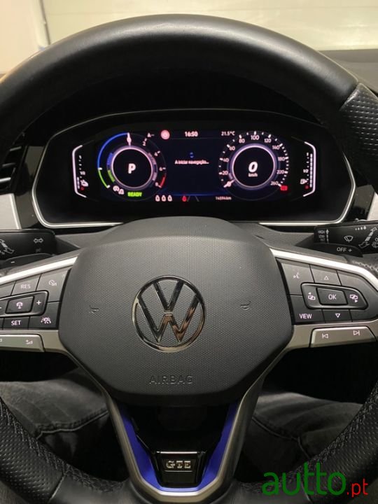 2021' Volkswagen Passat photo #2