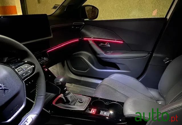 2022' Peugeot 2008 1.5 Bluehdi Gt photo #2