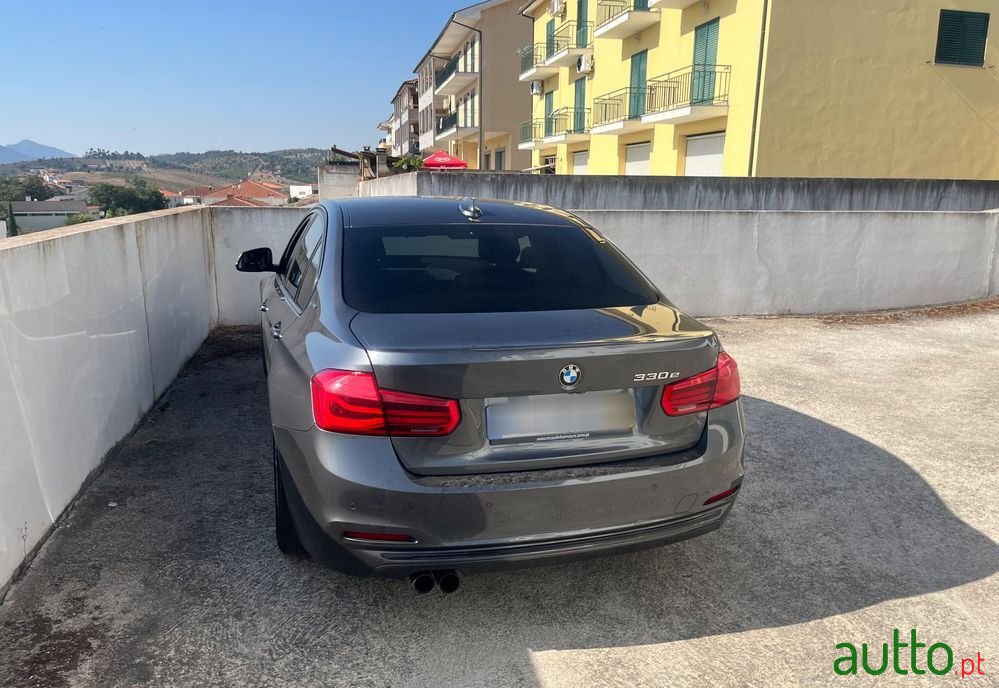 2017' BMW 330 E Iperformance photo #3