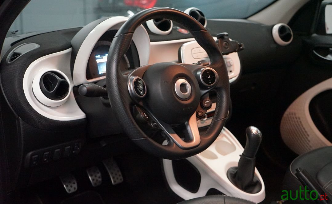 2015' Smart Forfour photo #3