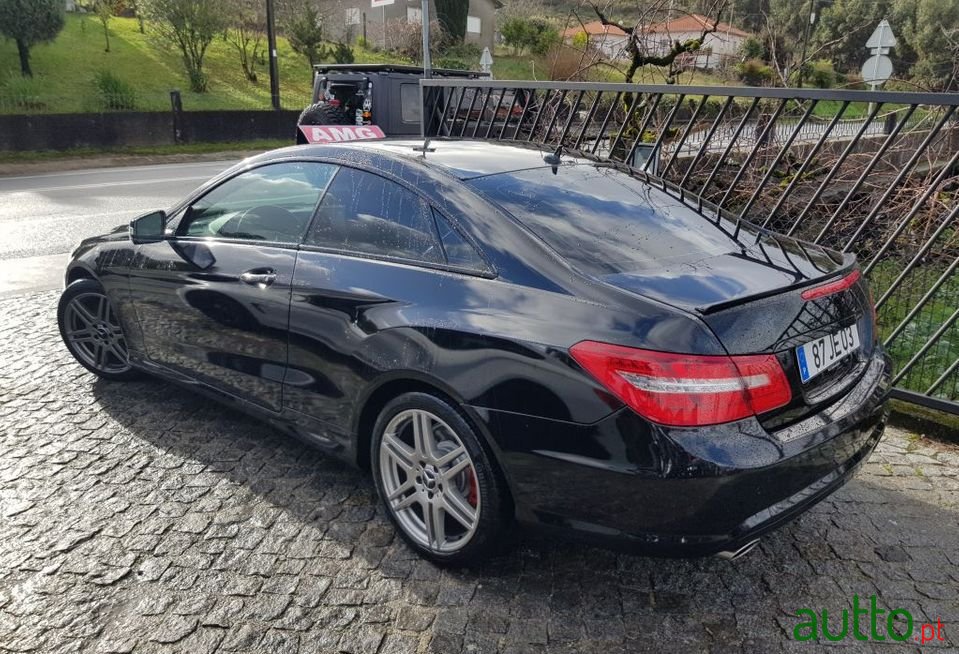 2010' Mercedes-Benz E-250 photo #3