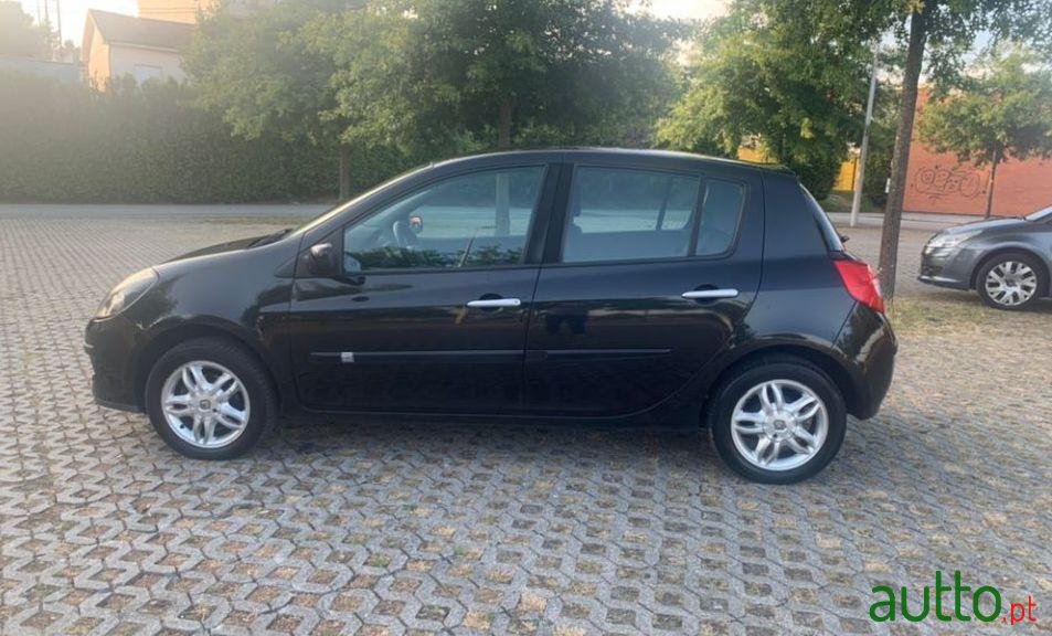 2007' Renault Clio photo #4