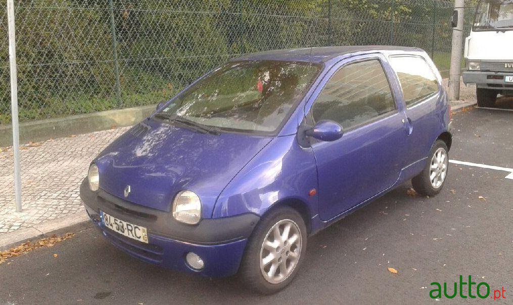2001' Renault Twingo 1.2 photo #1