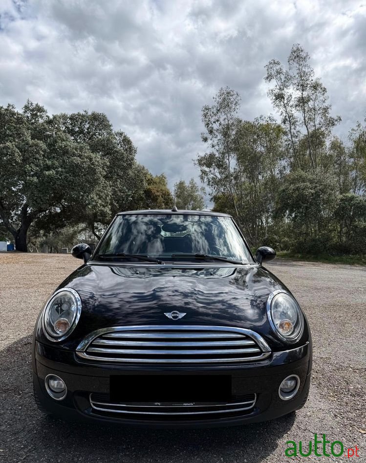 2010' MINI Cooper photo #4