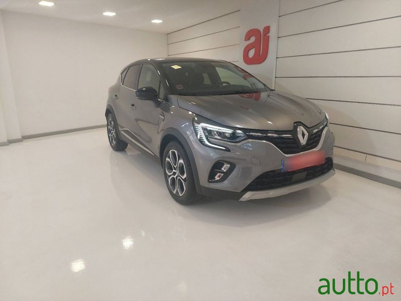 2022' Renault Captur photo #6